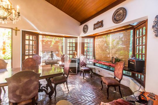 Sala  de casa de condomínio para alugar com 4 quartos, 540m² em Residencial Tres (alphaville), Santana de Parnaíba