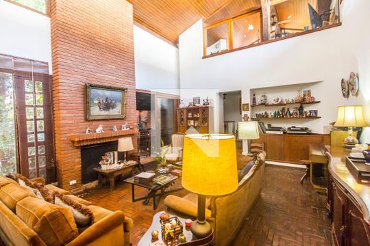 Sala  de casa de condomínio para alugar com 4 quartos, 540m² em Residencial Tres (alphaville), Santana de Parnaíba