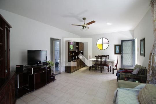 Sala de casa à venda com 4 quartos, 142m² em Taquara, Rio de Janeiro