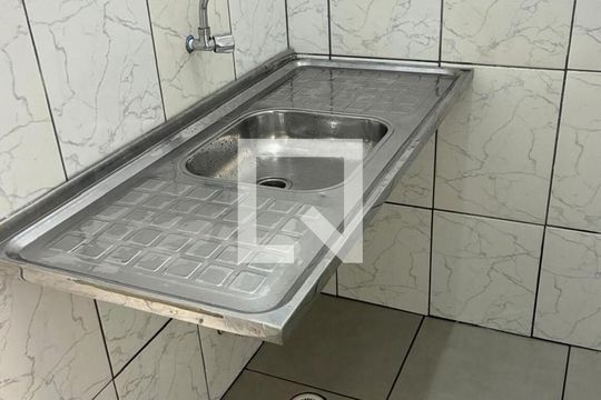 Cozinha de kitnet/studio para alugar com 1 quarto, 20m² em Jardim Maia, São Paulo