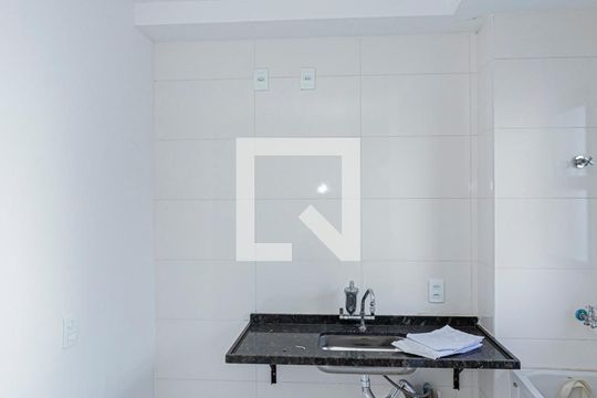 Sala, cozinha e área de serviço de apartamento à venda com 1 quarto, 45m² em Vila Santa Edwiges, São Paulo