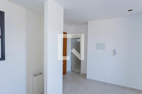 Sala, cozinha e área de serviço de apartamento à venda com 1 quarto, 45m² em Vila Santa Edwiges, São Paulo