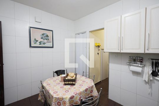 Casa à venda com 4 quartos, 300m² em Vila Guilherme, São Paulo
