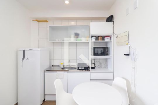 Quarto / Cozinha de kitnet/studio à venda com 1 quarto, 24m² em Vila Campanela, São Paulo