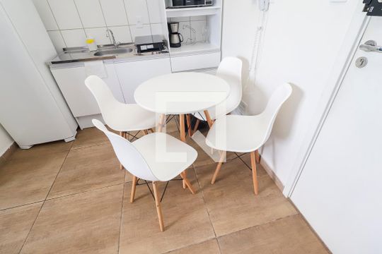 Quarto / Cozinha de kitnet/studio à venda com 1 quarto, 24m² em Vila Campanela, São Paulo