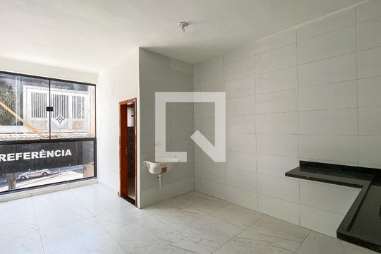 Sala/cozinha de casa para alugar com 2 quartos, 70m² em Vila Marieta, São Paulo