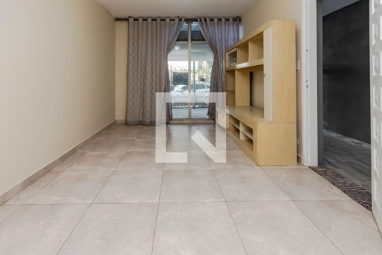 Sala de casa para alugar com 4 quartos, 190m² em Santo Amaro, São Paulo