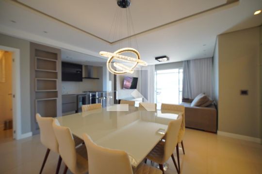 Sala de apartamento para alugar com 3 quartos, 117m² em Barreiros, São José