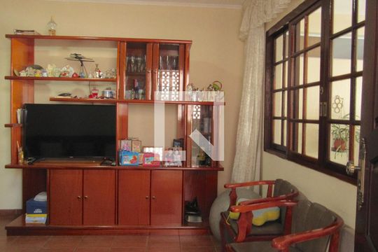 Casa à venda com 3 quartos, 231m² em Veloso, Osasco