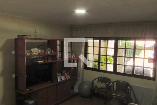 Casa à venda com 3 quartos, 231m² em Veloso, Osasco