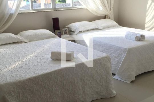 Quarto de casa de condomínio à venda com 5 quartos, 507m² em Jacarepaguá, Rio de Janeiro