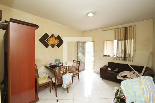 Sala de casa à venda com 2 quartos, 120m² em Calafate, Belo Horizonte