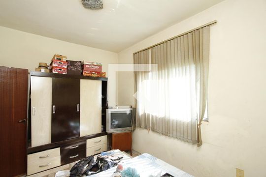 Quarto 1 de casa à venda com 2 quartos, 120m² em Calafate, Belo Horizonte