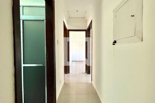 Corredor de casa para alugar com 3 quartos, 170m² em Parque Jabaquara, São Paulo