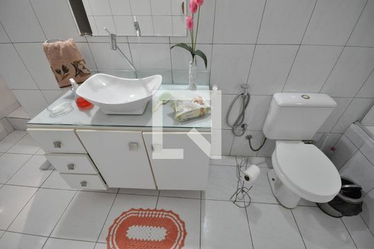 Banheiro do Quarto Suíte de casa à venda com 4 quartos, 255m² em Vila Leonor, São Paulo