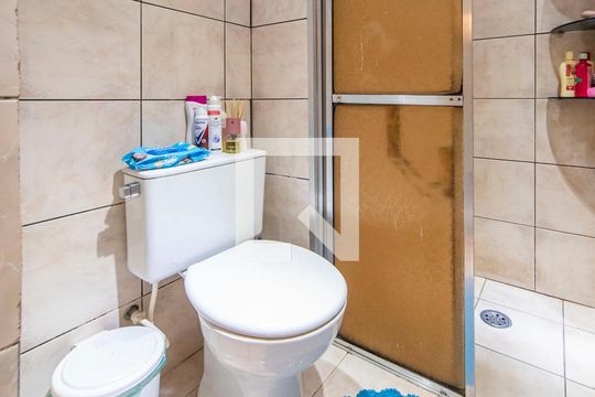 Banheiro de apartamento à venda com 2 quartos, 54m² em Jardim Santo André Cdhu, Santo André