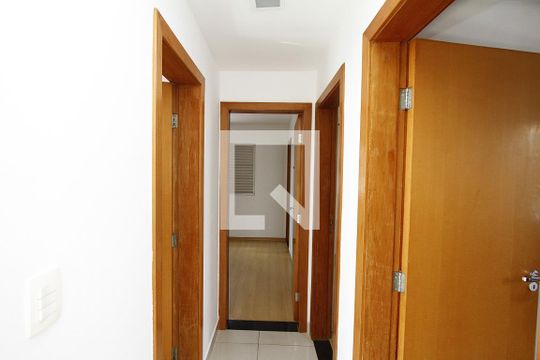 Corredor de apartamento à venda com 3 quartos, 76m² em Prado, Belo Horizonte