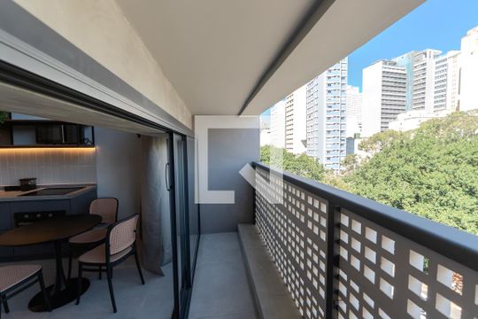 Sacada de kitnet/studio para alugar com 1 quarto, 49m² em República, São Paulo