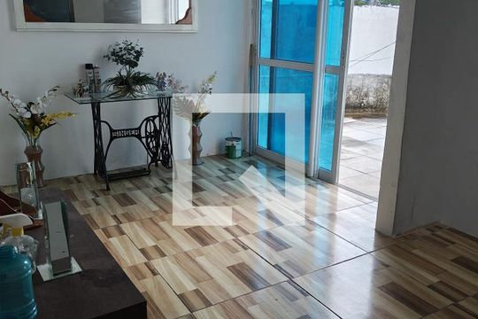 Entrada de casa para alugar com 3 quartos, 300m² em Jardim Placaford, Salvador