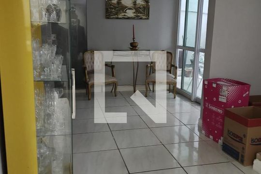 Sala de casa para alugar com 3 quartos, 300m² em Jardim Placaford, Salvador