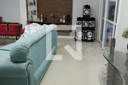Sala de casa para alugar com 3 quartos, 300m² em Jardim Placaford, Salvador