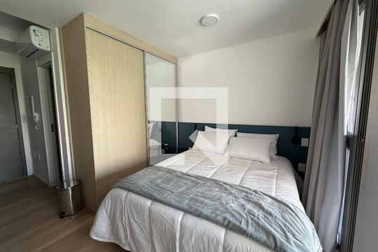 Cozinha/Quarto de kitnet/studio para alugar com 1 quarto, 31m² em Higienópolis, São Paulo
