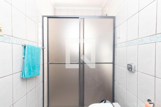 Banheiro de casa à venda com 4 quartos, 340m² em Espírito Santo, Porto Alegre