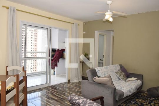 Apartamento para alugar com 2 quartos, 82m² em Jardim Branca Flor, Embu das Artes