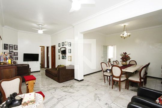 Sala 1 de casa à venda com 3 quartos, 400m² em Lagoinha, Belo Horizonte