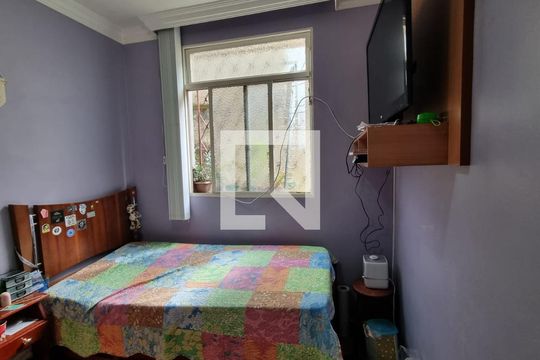 Quarto de apartamento à venda com 3 quartos, 55m² em Sagrada Família, Belo Horizonte