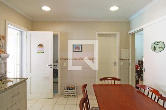 Casa à venda com 4 quartos, 242m² em Partenon, Porto Alegre