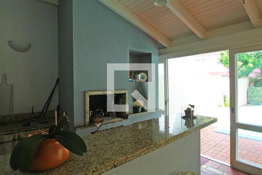 Casa à venda com 4 quartos, 242m² em Partenon, Porto Alegre