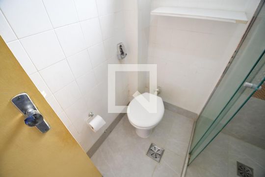 Banheiro de apartamento para alugar com 1 quarto, 38m² em Centro, Campinas