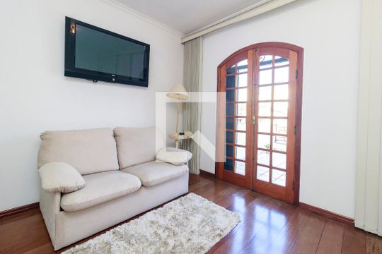 Suíte de casa à venda com 3 quartos, 226m² em Jardim Casablanca, São Paulo