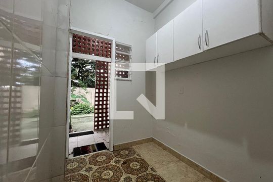 Casa para alugar com 2 quartos, 100m² em Santo Antônio, Belo Horizonte
