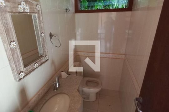 Casa à venda com 5 quartos, 228m² em Maria Paula, Niterói