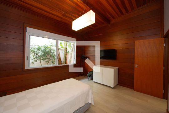 QUARTO1 de casa à venda com 3 quartos, 300m² em Belvedere, Belo Horizonte