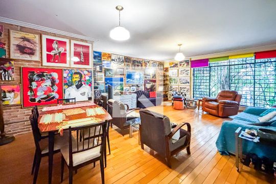 Casa à venda com 3 quartos, 200m² em Jardim das Bandeiras, São Paulo