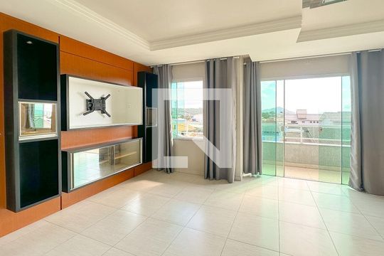 Sala de TV de apartamento para alugar com 1 quarto, 140m² em Ingleses do Rio Vermelho, Florianópolis
