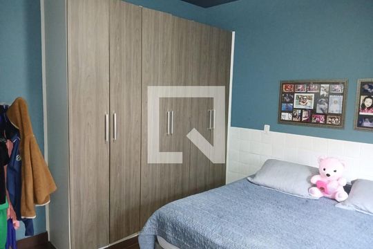 Quarto de casa de condomínio para alugar com 3 quartos, 247m² em Jardim Angela (Zona Sul), São Paulo