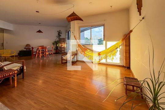 Apartamento à venda com 2 quartos, 95m² em Pinheiros, São Paulo