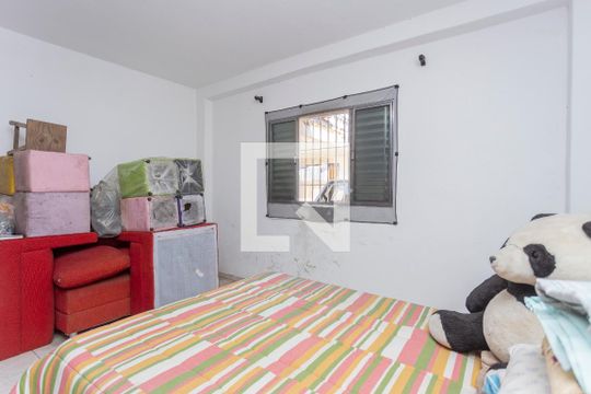 Quarto 1- Casa 1 de casa à venda com 6 quartos, 241m² em Vila Marari, São Paulo