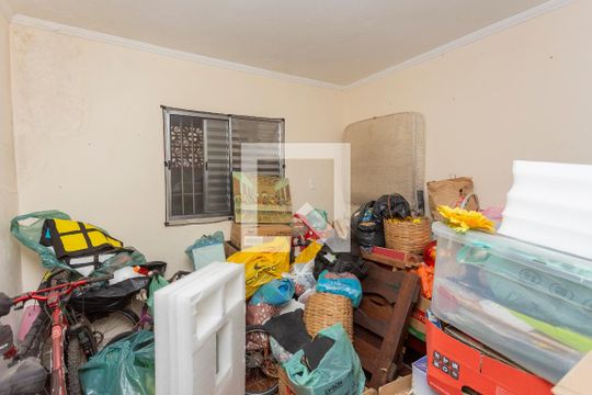 Quarto 2- Casa 1 de casa à venda com 6 quartos, 241m² em Vila Marari, São Paulo