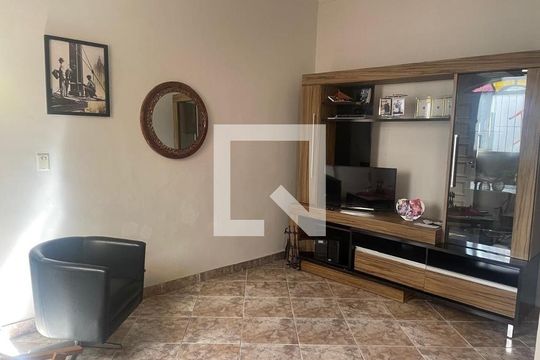 Casa para alugar com 2 quartos, 150m² em Centro, Mesquita