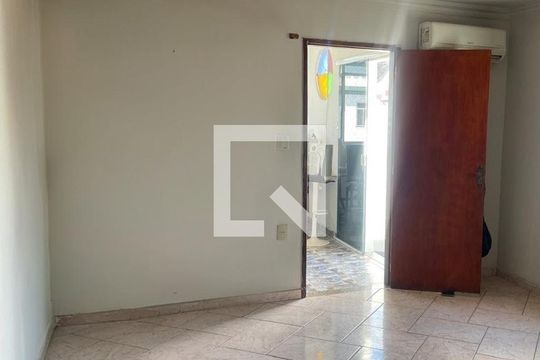 Casa para alugar com 2 quartos, 150m² em Centro, Mesquita