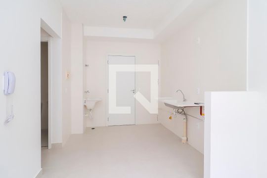 Sala/Cozinha de apartamento à venda com 2 quartos, 33m² em Fazenda Aricanduva, São Paulo