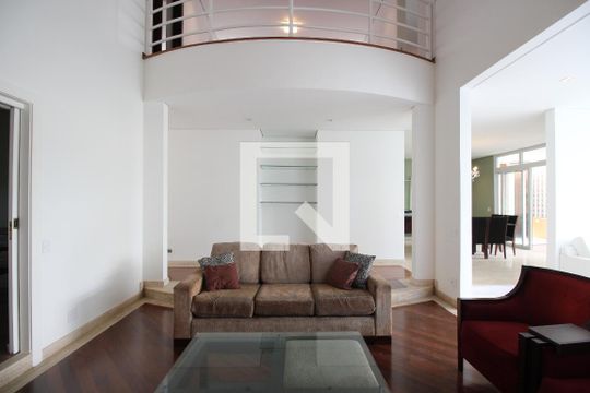 Sala 1 de casa para alugar com 6 quartos, 700m² em Jardim Guedala, São Paulo