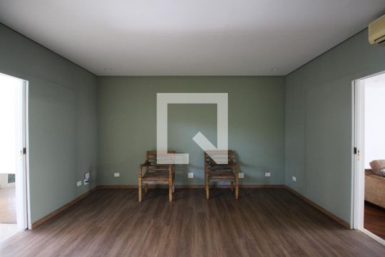 Sala de TV de casa para alugar com 6 quartos, 700m² em Jardim Guedala, São Paulo