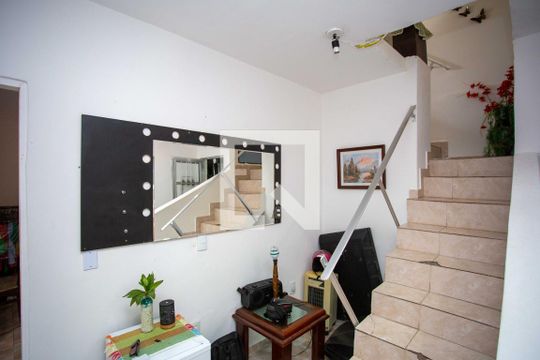 Casa à venda com 3 quartos, 167m² em Campanário, Diadema