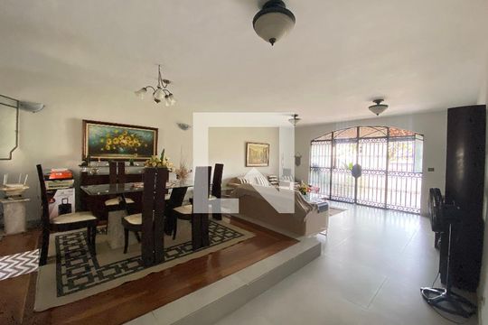 Casa à venda com 5 quartos, 1240m² em Água Santa, Rio de Janeiro